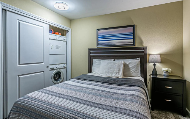 photo 4 of the Pacific View, best area, Jacuzzi bathtub, new carpet