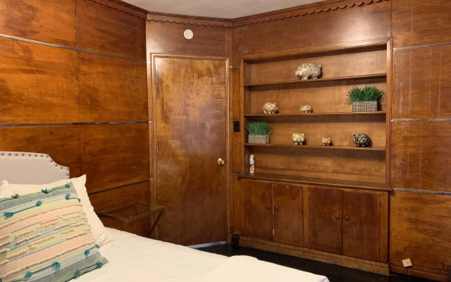photo 2 of Spacious Luxury Home 5 min to Detroit Golf Club 4 car Free Parking