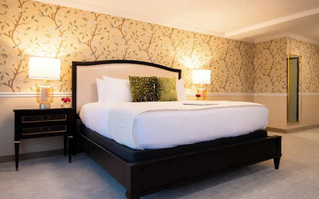 photo 2 of The Pathmaker Hotel