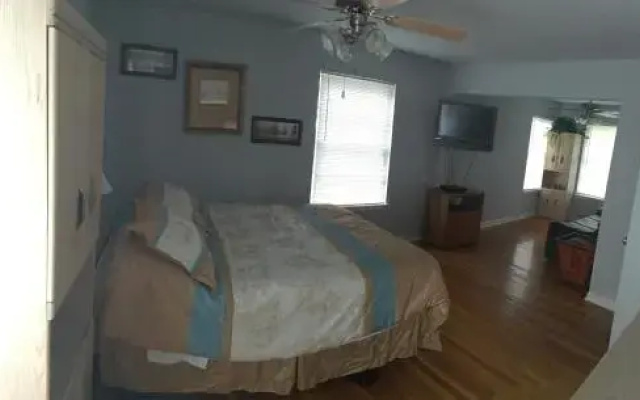 photo 3 of The Peacock House
