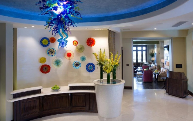 photo 2 of The Pearl Hotel