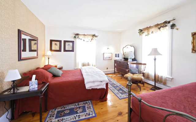 photo 2 of The Perennial Inn