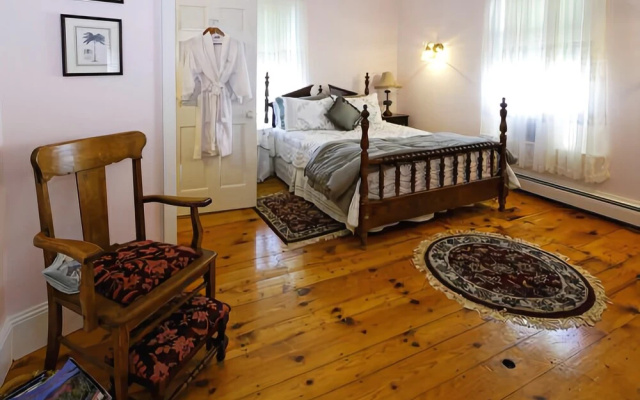photo 3 of The Perennial Inn