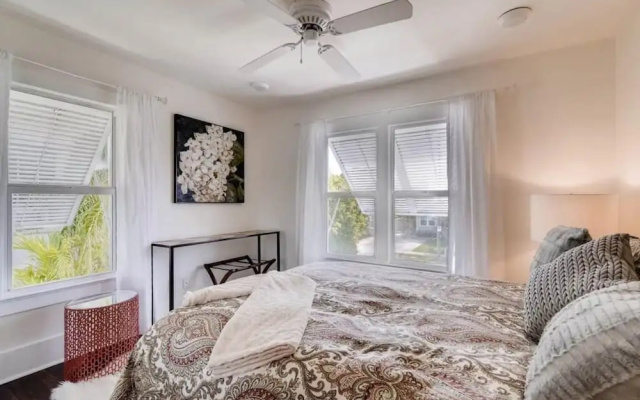 photo 2 of The Periwinkle House 4bd 2ba Sleep 8