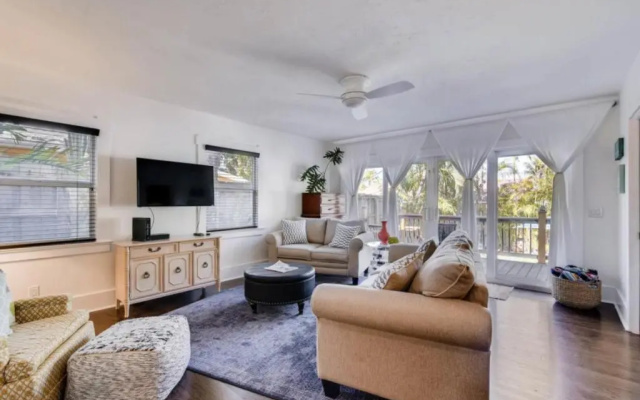 photo 5 of The Periwinkle House - 4bd-2ba - Sleep 10