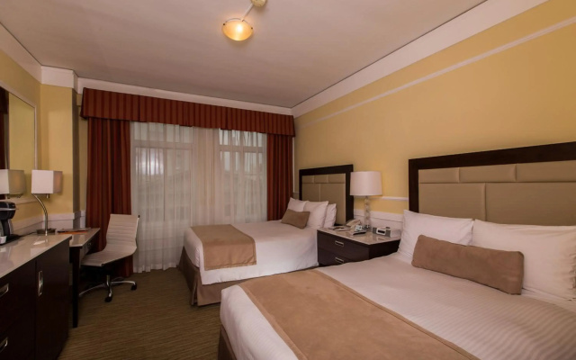 photo 5 of The Pickwick Hotel