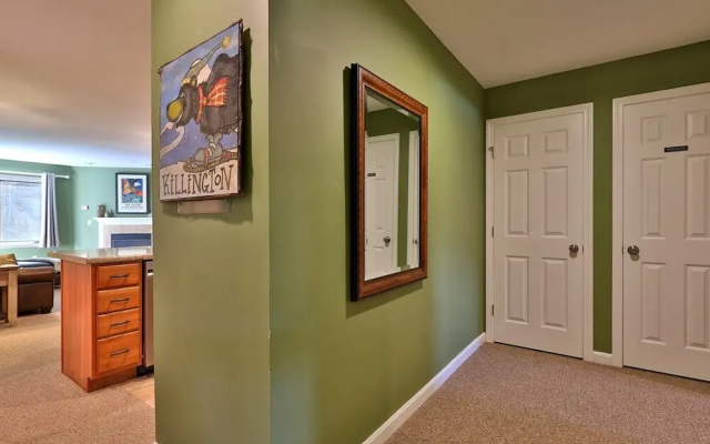 photo 5 of The Pico Escape: 3br/2ba Ski On/ski Off At Pico Mountain. Close To Killington. 3 Bedroom Condo