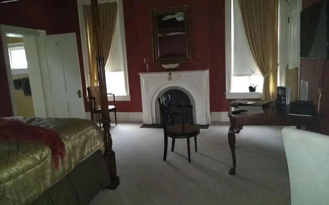 photo 3 of The Pillars in Natchez B&B