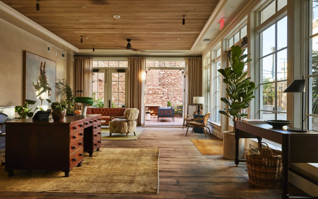 photo 2 of The Pinch Hotel
