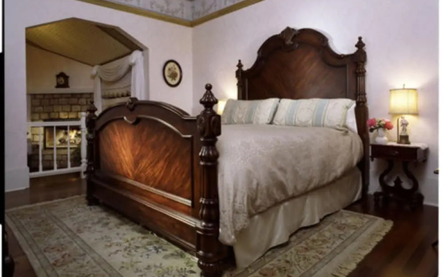 photo 4 of The Pink Mansion