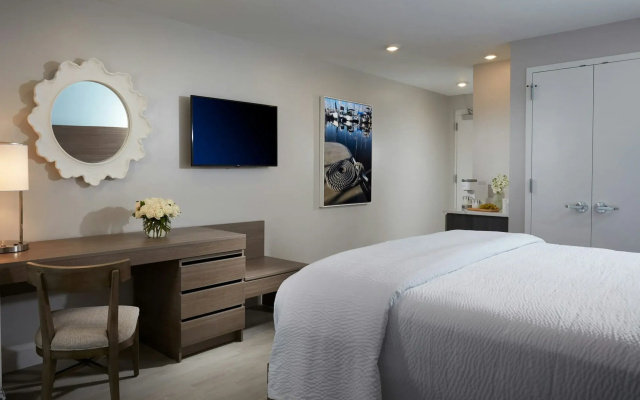 photo 4 of The Pointe Hotel