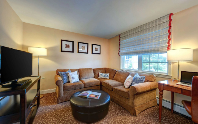 photo 5 of Port Inn and Suites Portsmouth, an Ascend Collection Hotel