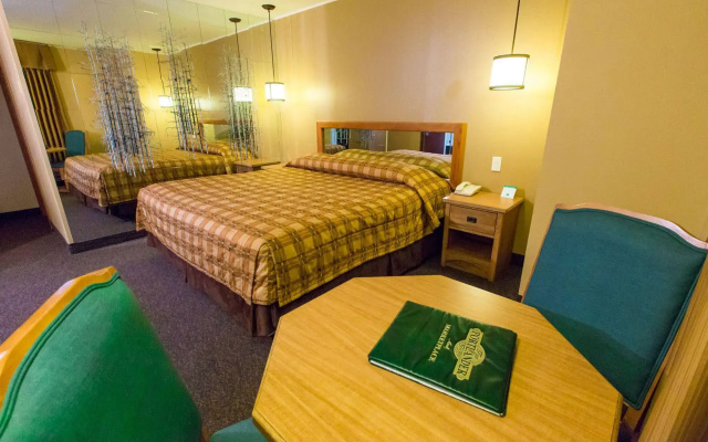 photo 4 of Portlander Inn and Marketplace