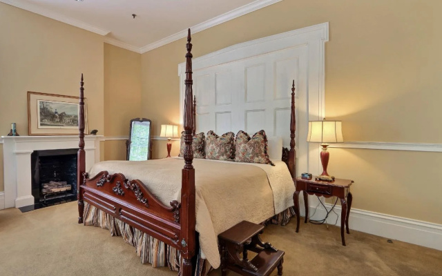 photo 3 of The Presidents' Quarters Inn