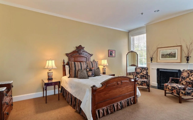 photo 5 of The Presidents' Quarters Inn