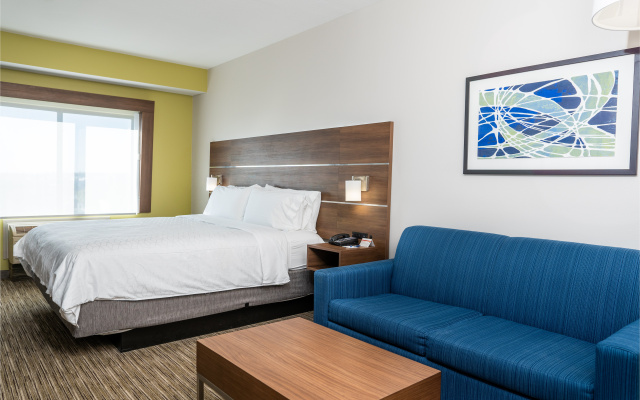 photo 2 of Holiday Inn Express & Suites Lake Forest by IHG