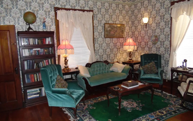 photo 3 of The Queen Anne House Bed and Breakfast