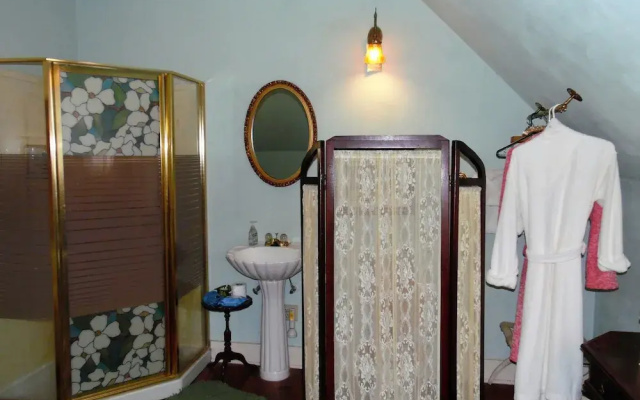 photo 4 of The Queen Anne House Bed and Breakfast