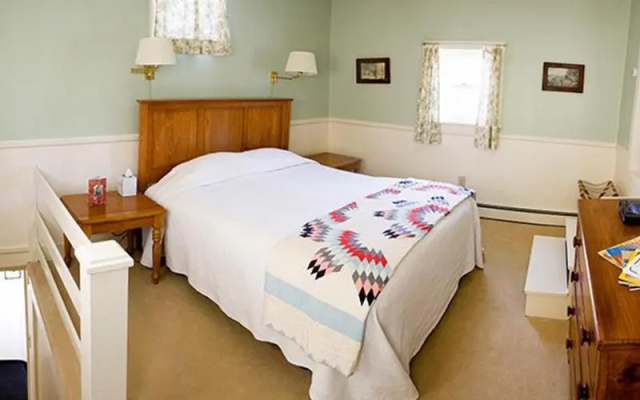 photo 2 of The Red Clover Inn