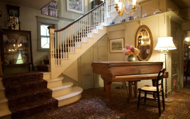 photo 2 of The Red Lion Inn