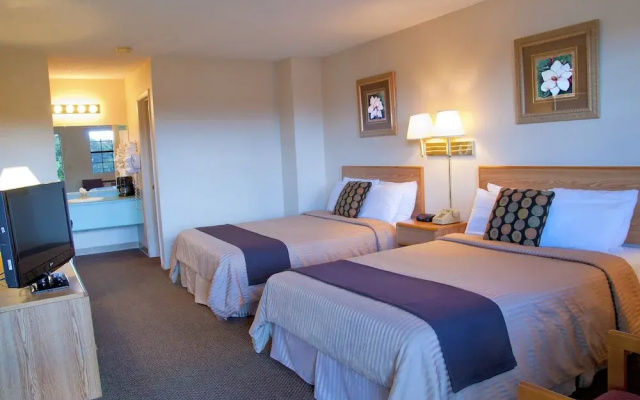 photo 3 of The Regency Inn