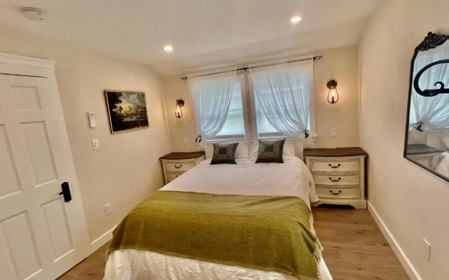 photo 5 of The Reminisce vacation home 5br/3bt,downtown BH