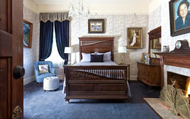 photo 5 of The Reynolds Mansion