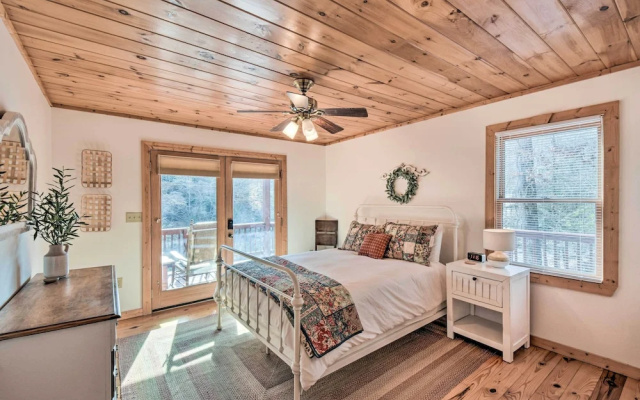 photo 4 of 'the River Rest' Ellijay Cabin w/ Hot Tub!