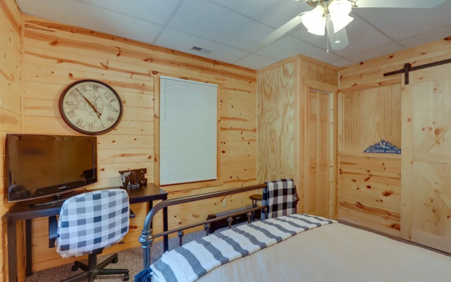 photo 5 of 'the River Rest' Ellijay Cabin w/ Hot Tub!