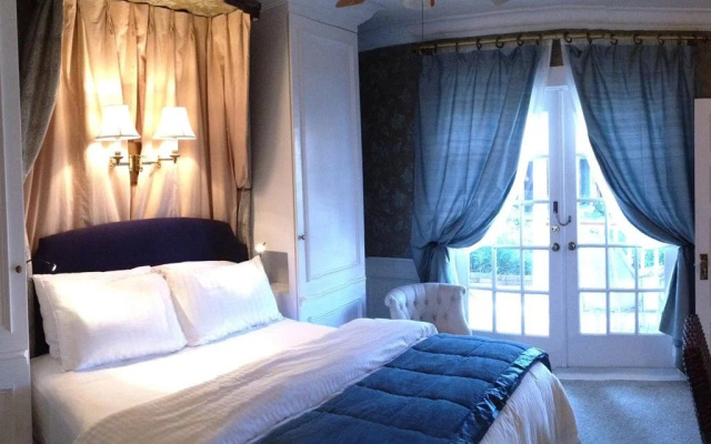 photo 3 of The Riverview Hotel