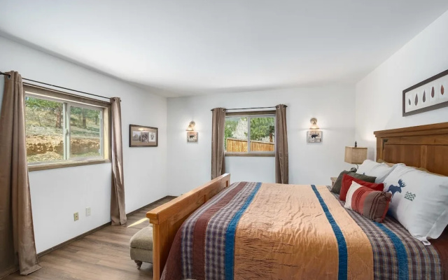 photo 2 of Sky View In The Rockies -- Ev #3473 3 Bedroom Home by RedAwning