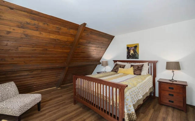photo 4 of Sky View In The Rockies -- Ev #3473 3 Bedroom Home by RedAwning