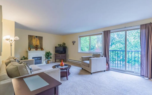 photo 2 of the Romeo, best area, no stairs, Jacuzzi bathtub, new carpet