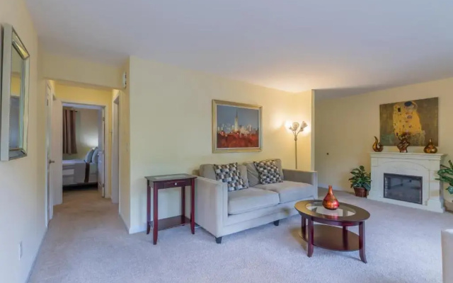 photo 4 of the Romeo, best area, no stairs, Jacuzzi bathtub, new carpet