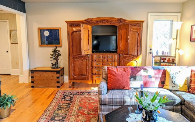 photo 5 of The Roost 2 Bedroom Home