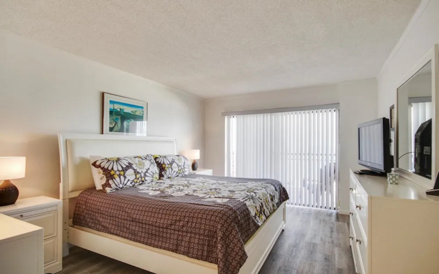 photo 4 of The Rose 503 3 Bdrm Beachfront Condo! / Private Balcony