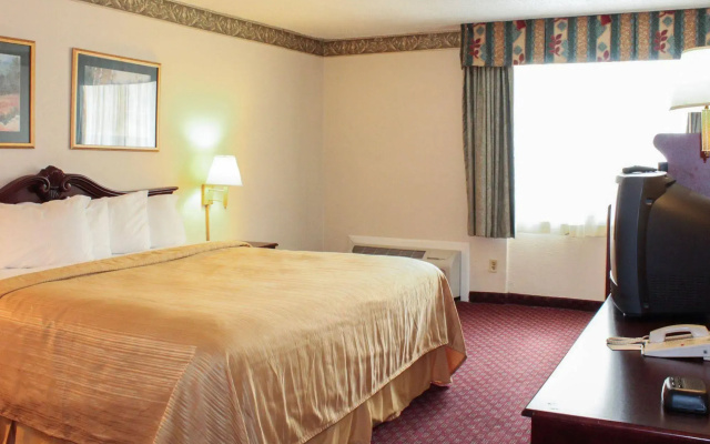 photo 3 of The Royal Inn & Suites