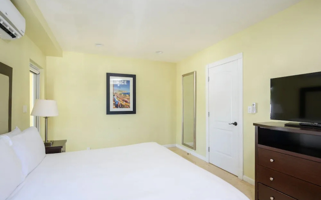 photo 4 of The S Of Las Olas Canal-front Patio & Pool 1 Bedroom Hotel Room