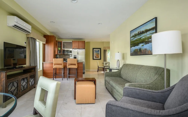 photo 2 of The S Of Las Olas Canal-view Haven W/ Pool 1 Bedroom Hotel Room