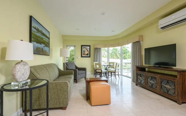photo 3 of The S Of Las Olas Canal-view Haven W/ Pool 1 Bedroom Hotel Room