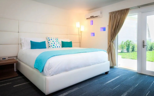 photo 3 of The Salty Mermaid Oceanfront Hotel