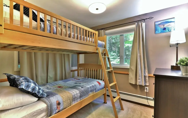 photo 3 of "the Shack" At Killington: 3br/1.5ba Remodeled Home. Hot Tub. 3 Bedroom Home