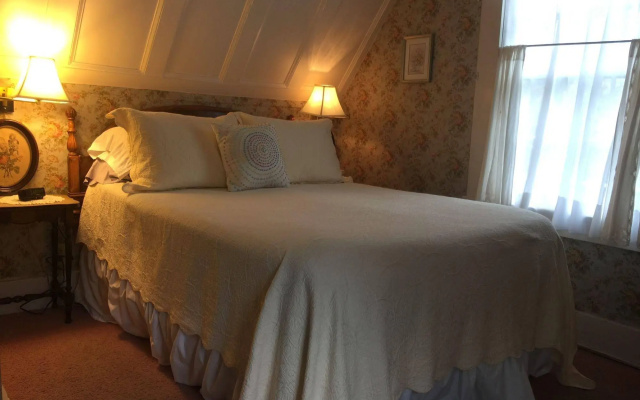 photo 5 of Shaw House Inn