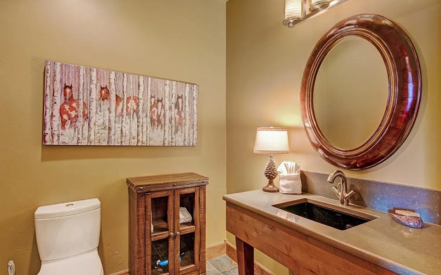 photo 4 of The Shores Lodge 3 Bedrooms 3.5 Bathrooms Home