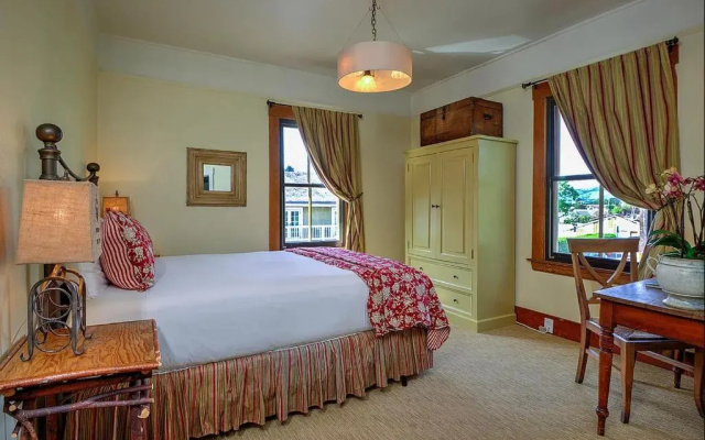 photo 5 of Sonoma Hotel
