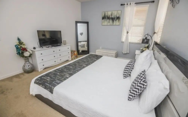 photo 4 of The Stirling Luxury Solterra Vacation Home 6 Bedroom Home by Redawning