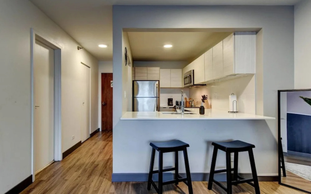 photo 5 of The Stratus - Vibrant Studio in Heart of Downtown