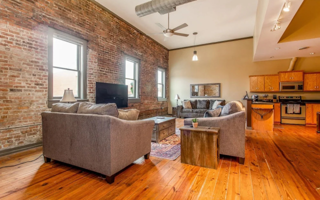 photo 2 of The Studio at Franklin Street