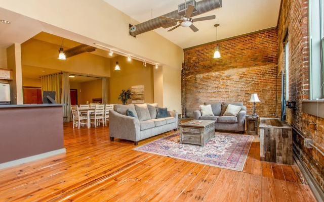 photo 3 of The Studio at Franklin Street