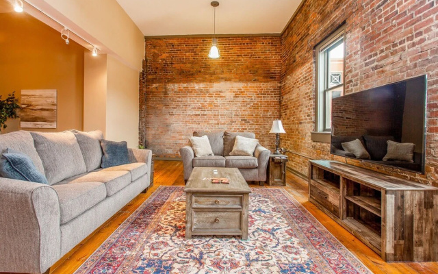 photo 5 of The Studio at Franklin Street
